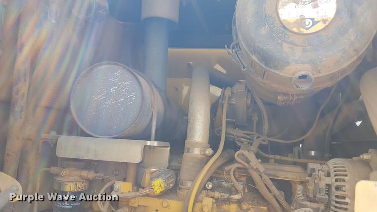 image for item DD1146 2010 John Deere 624K High Lift wheel loader