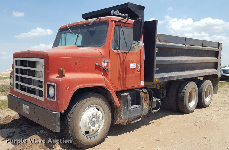 image for item DD1147 1986 International S2200 dump truck