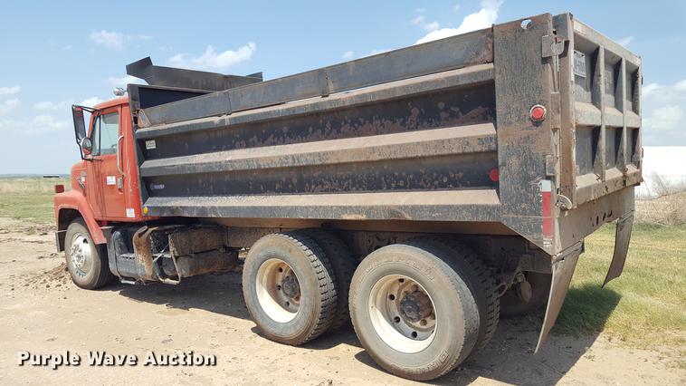 image for item DD1147 1986 International S2200 dump truck