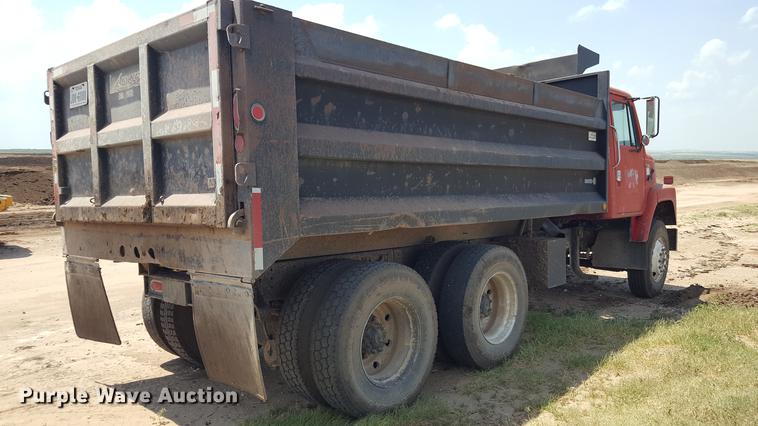 image for item DD1147 1986 International S2200 dump truck