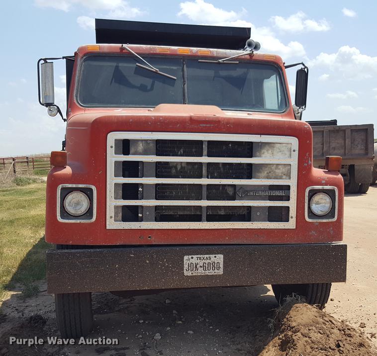 image for item DD1147 1986 International S2200 dump truck