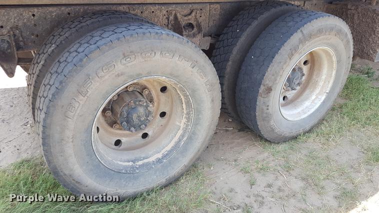 image for item DD1147 1986 International S2200 dump truck