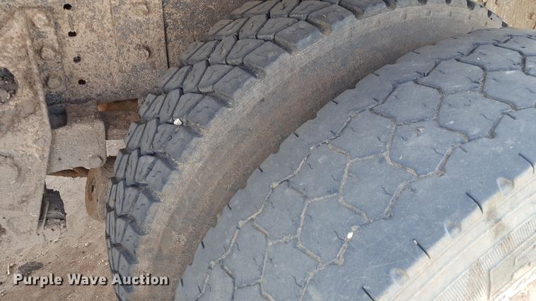 image for item DD1147 1986 International S2200 dump truck