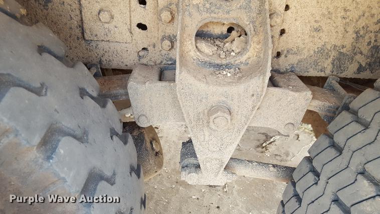 image for item DD1147 1986 International S2200 dump truck