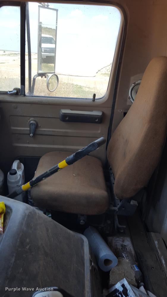 image for item DD1147 1986 International S2200 dump truck