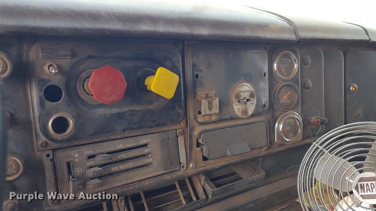 image for item DD1147 1986 International S2200 dump truck