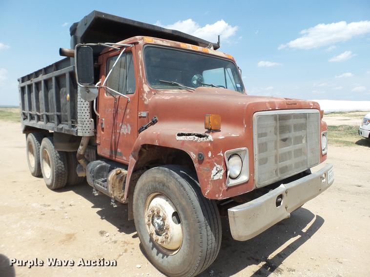 image for item DD1148 1987 International S1900 dump truck