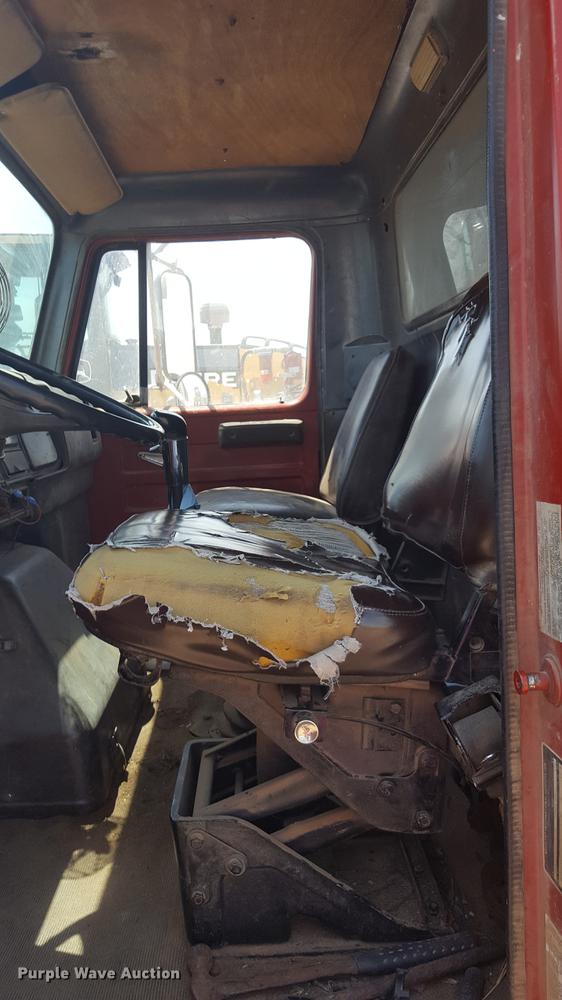 image for item DD1148 1987 International S1900 dump truck