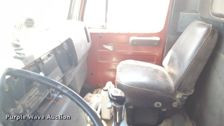 image for item DD1148 1987 International S1900 dump truck