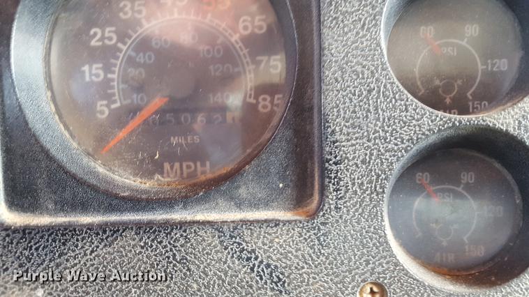 image for item DD1148 1987 International S1900 dump truck