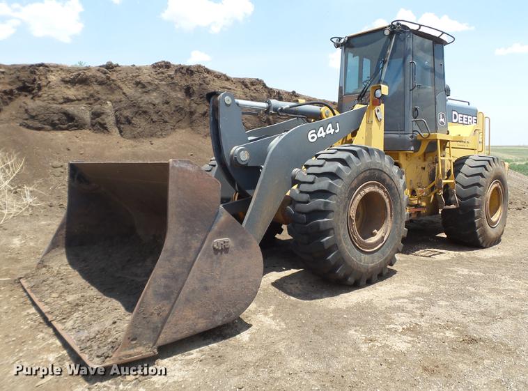 image for item DD1149 2006 John Deere 644J wheel loader