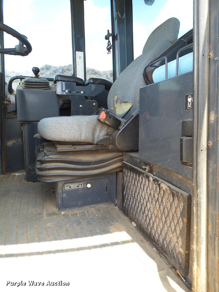 image for item DD1149 2006 John Deere 644J wheel loader