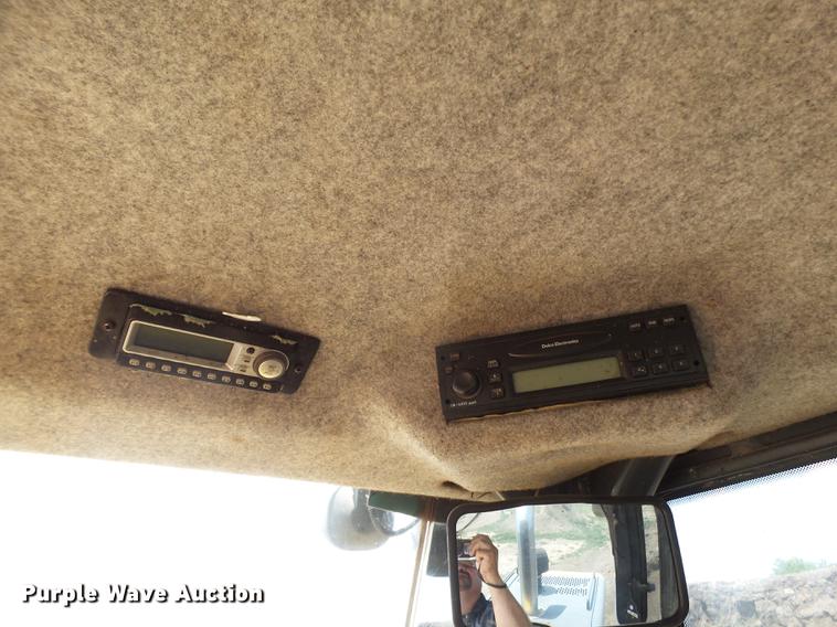 image for item DD1149 2006 John Deere 644J wheel loader