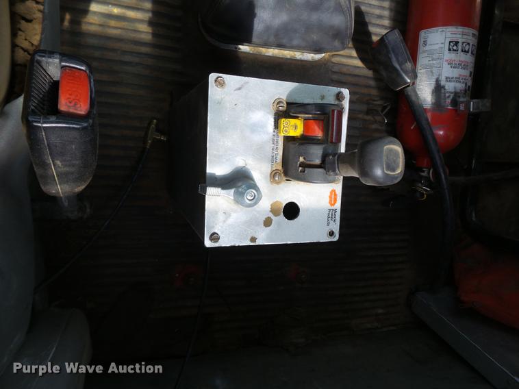 image for item DD1151 2003 Freightliner Columbia semi truck