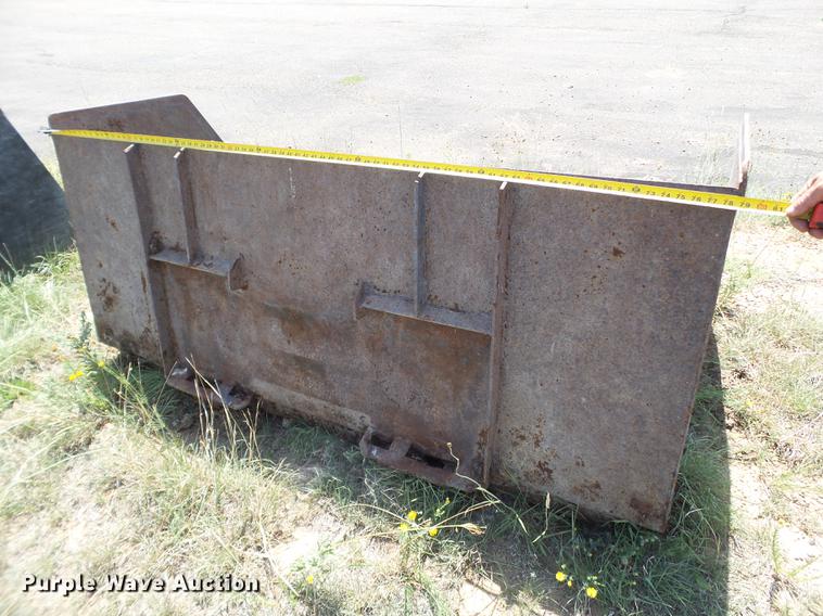 image for item DD1153 Skid steer bucket