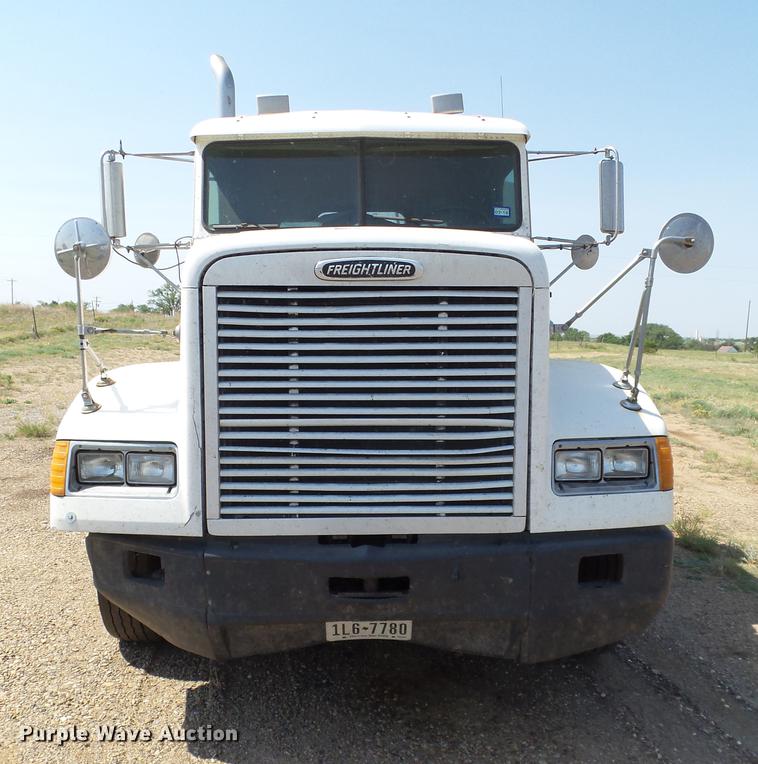 image for item DD1158 2002 Freightliner FLD semi truck