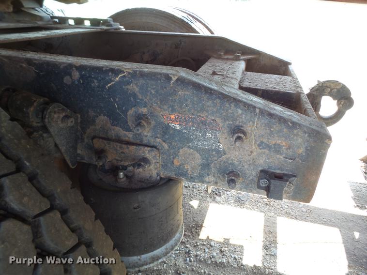 image for item DD1158 2002 Freightliner FLD semi truck