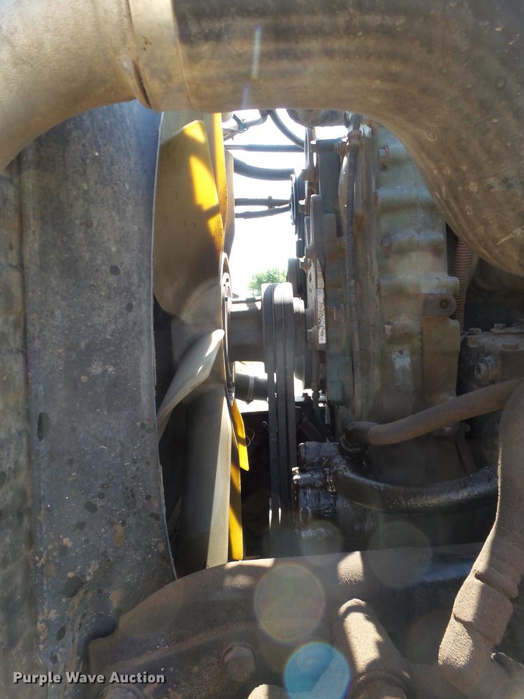 image for item DD1158 2002 Freightliner FLD semi truck