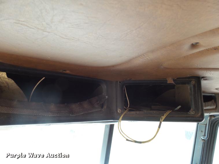 image for item DD1158 2002 Freightliner FLD semi truck