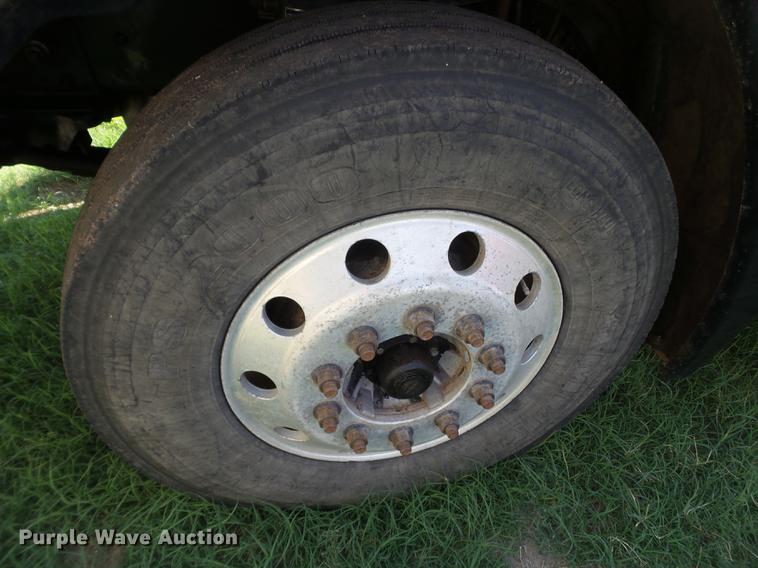 image for item DD1162 2007 Freightliner Columbia semi truck