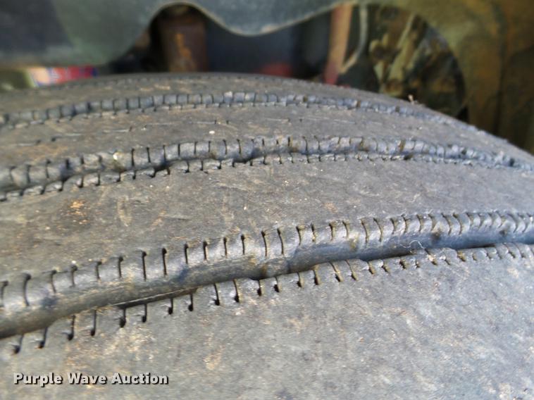 image for item DD1162 2007 Freightliner Columbia semi truck