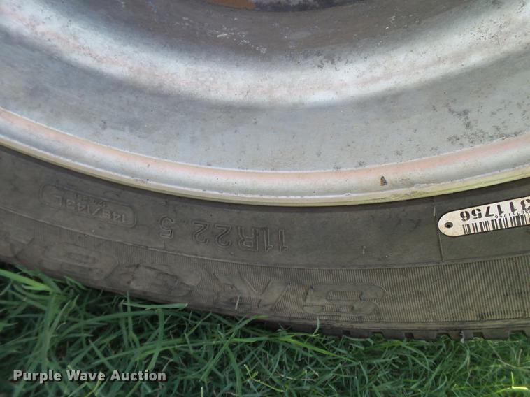 image for item DD1162 2007 Freightliner Columbia semi truck