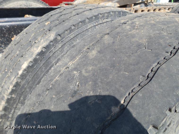 image for item DD1162 2007 Freightliner Columbia semi truck