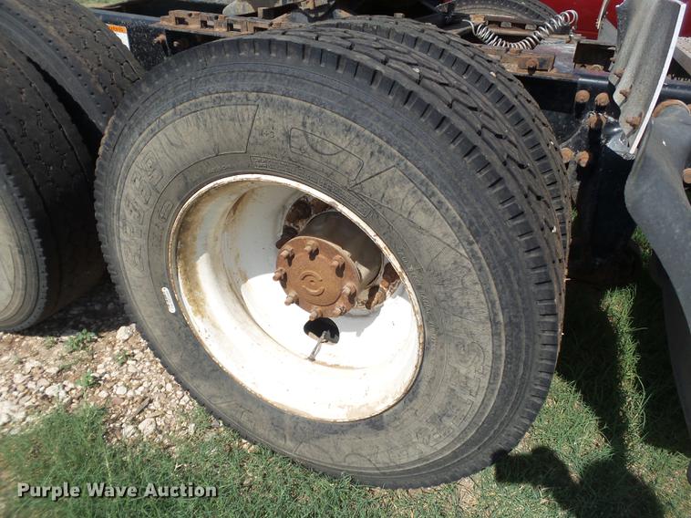 image for item DD1162 2007 Freightliner Columbia semi truck