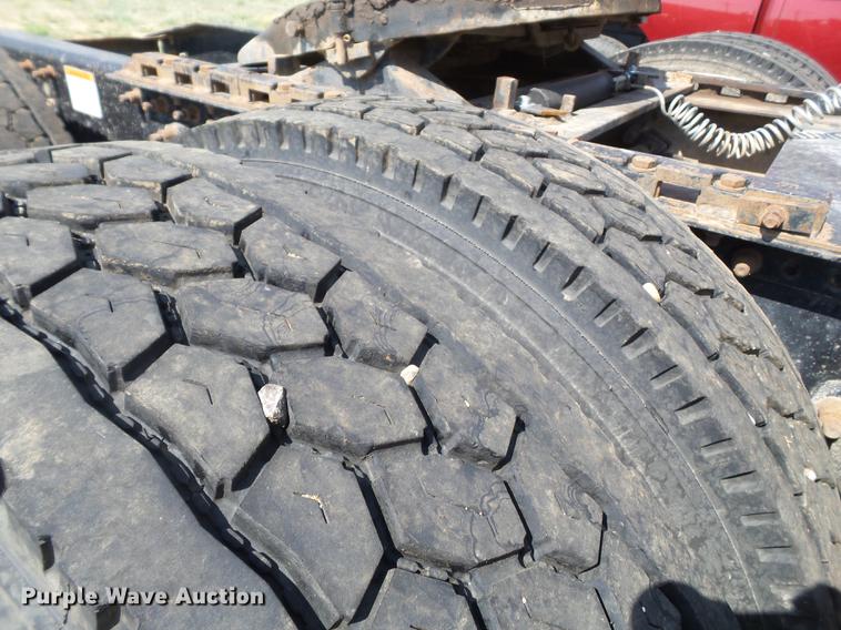 image for item DD1162 2007 Freightliner Columbia semi truck