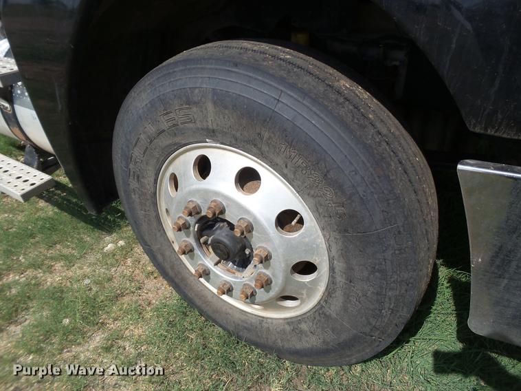 image for item DD1162 2007 Freightliner Columbia semi truck