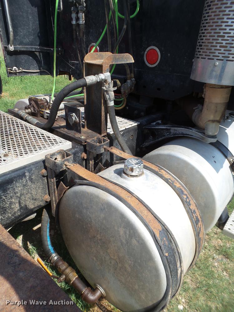 image for item DD1162 2007 Freightliner Columbia semi truck