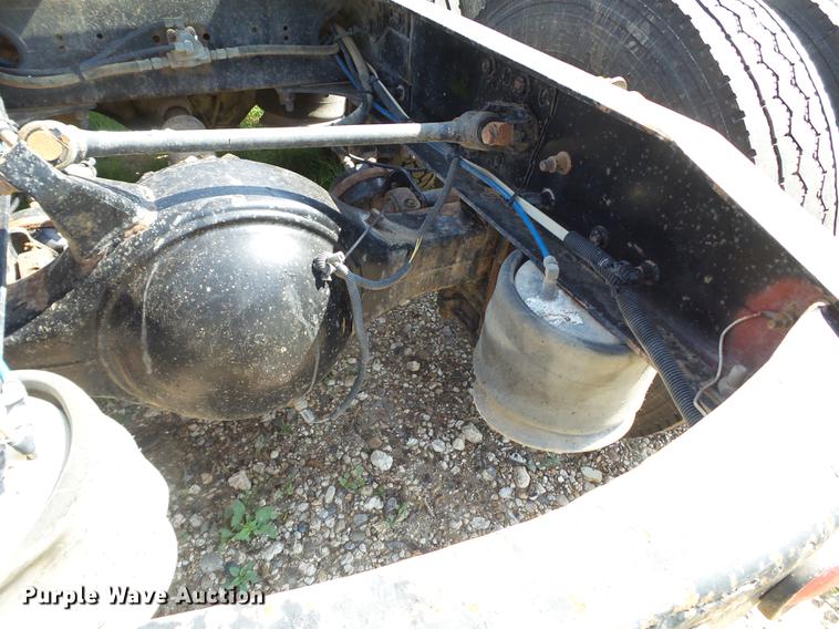 image for item DD1162 2007 Freightliner Columbia semi truck