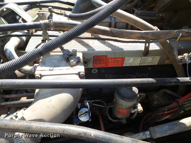 image for item DD1162 2007 Freightliner Columbia semi truck