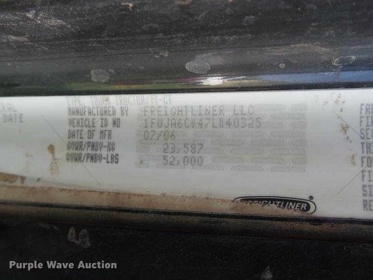 image for item DD1162 2007 Freightliner Columbia semi truck