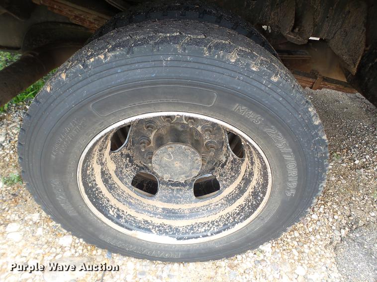 image for item DD1164 2014 Dodge Ram 5500 Crew Cab flatbed truck