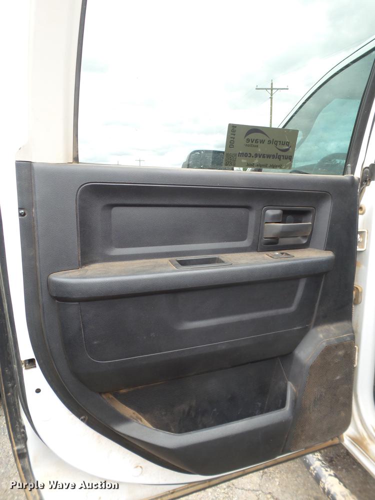 image for item DD1164 2014 Dodge Ram 5500 Crew Cab flatbed truck