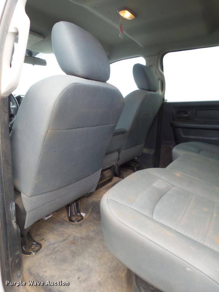 image for item DD1164 2014 Dodge Ram 5500 Crew Cab flatbed truck