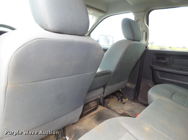 image for item DD1164 2014 Dodge Ram 5500 Crew Cab flatbed truck