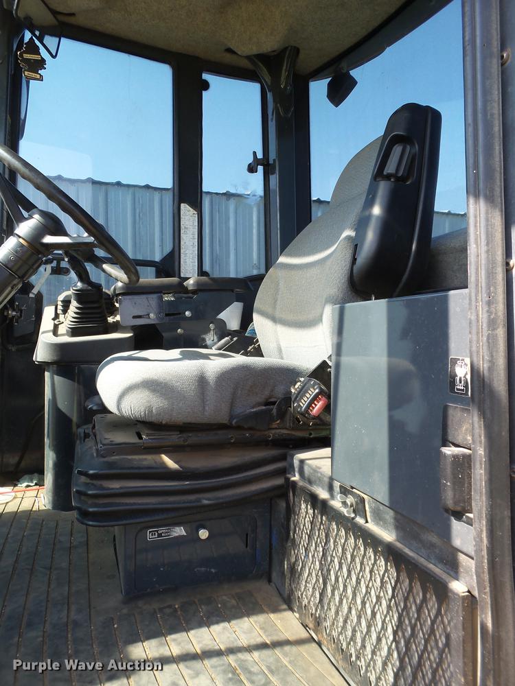 image for item DD1168 2007 John Deere 624J wheel loader