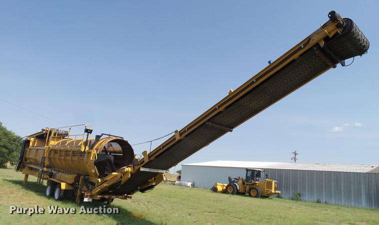 image for item DD1169 2011 Vermeer Wildcat TR521 trommel screen