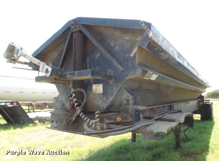 image for item DD1173 2001 Thurston Circle R side dump trailer