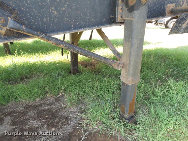 image for item DD1173 2001 Thurston Circle R side dump trailer
