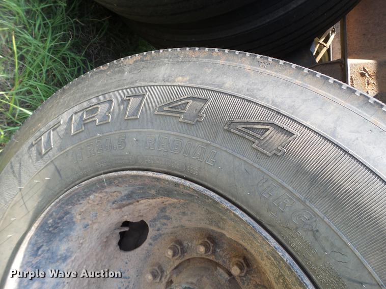 image for item DD1173 2001 Thurston Circle R side dump trailer