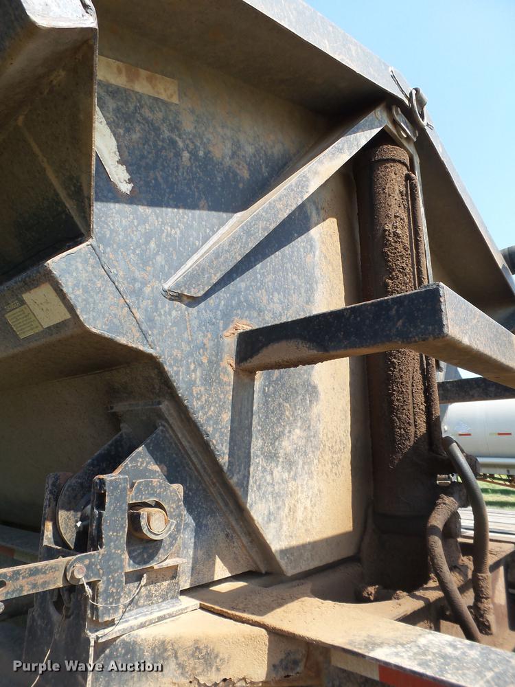 image for item DD1173 2001 Thurston Circle R side dump trailer