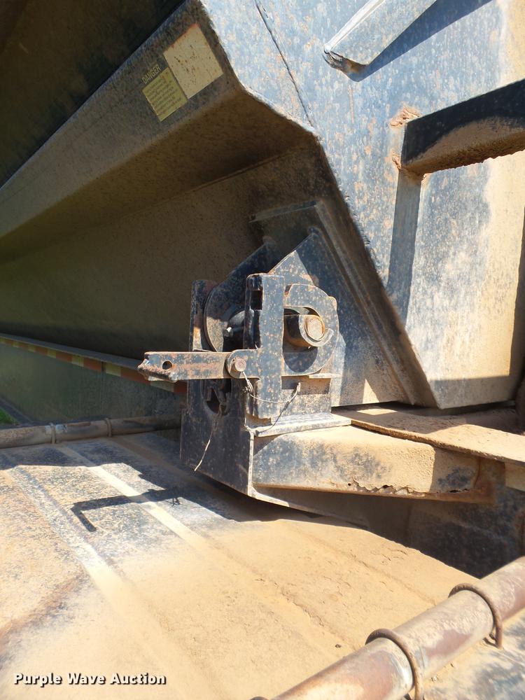 image for item DD1173 2001 Thurston Circle R side dump trailer