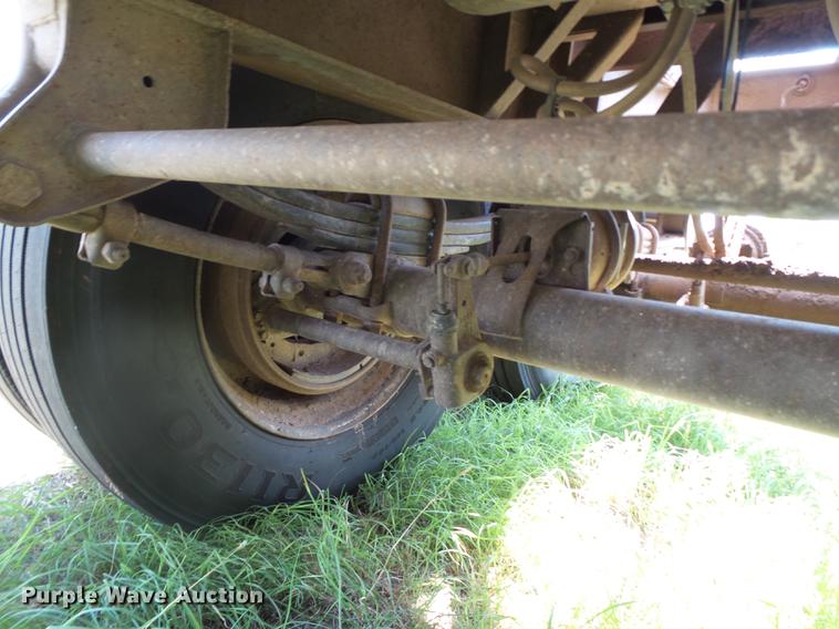 image for item DD1173 2001 Thurston Circle R side dump trailer