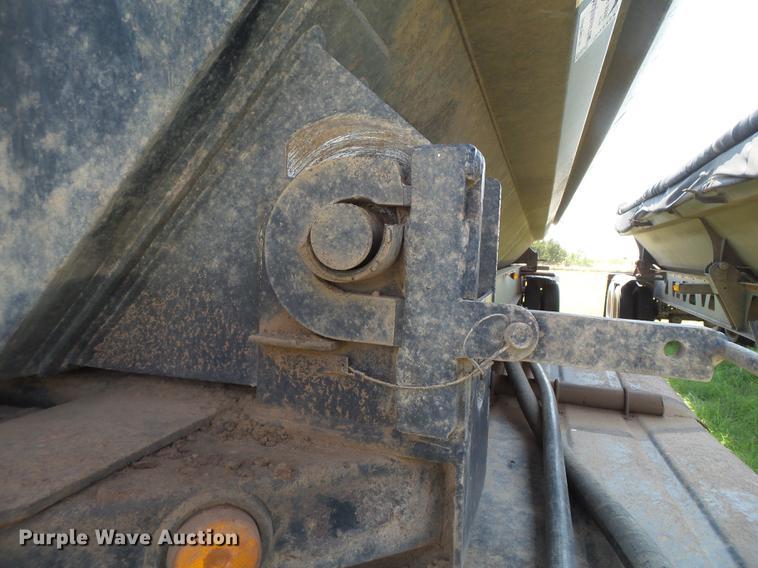 image for item DD1173 2001 Thurston Circle R side dump trailer