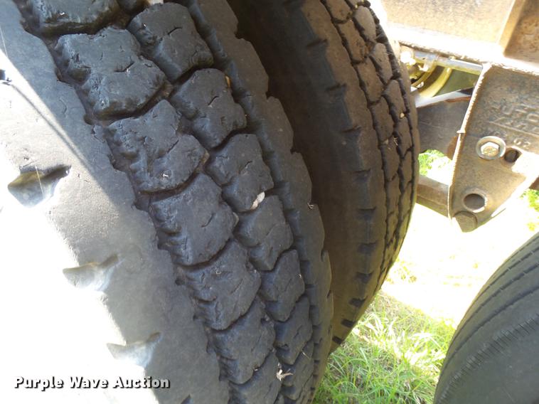 image for item DD1174 1998 Circle R side dump trailer