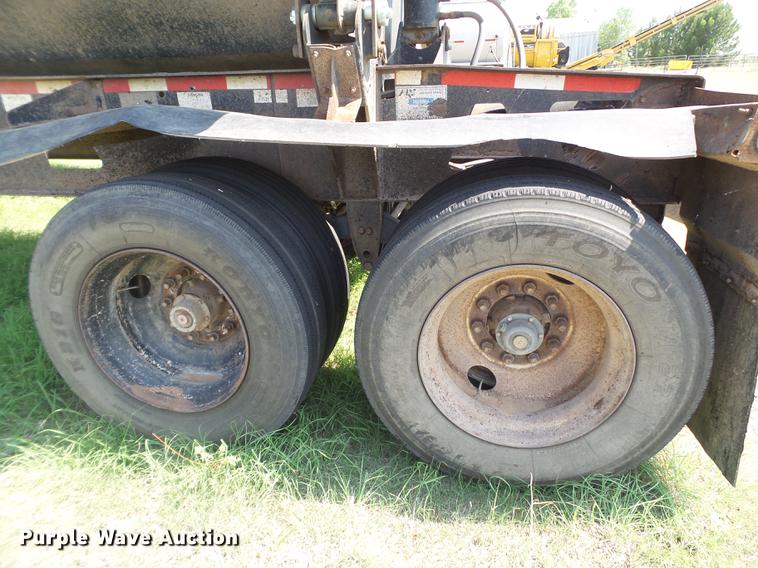 image for item DD1174 1998 Circle R side dump trailer