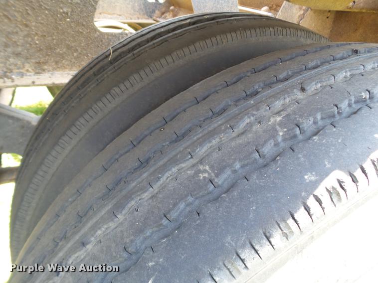 image for item DD1174 1998 Circle R side dump trailer